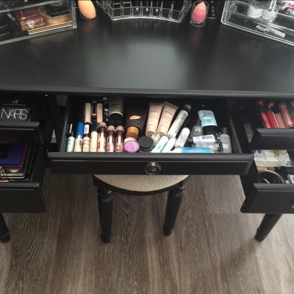 Meet your Posher, Gabb